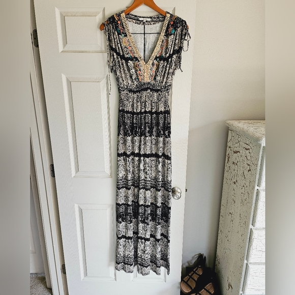 Miss Me Dresses & Skirts - Miss Me XS Maxi Dress Excellent Condition
